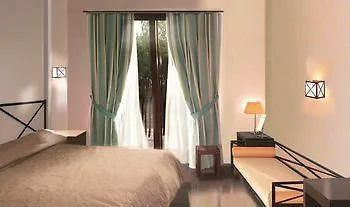 מלון Matta Village 4*